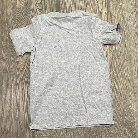 NWOT Nike Kids Basic Tee Athletic Cut Short Sleeve Crewneck Cotton Gray Small - Picture 3 of 3